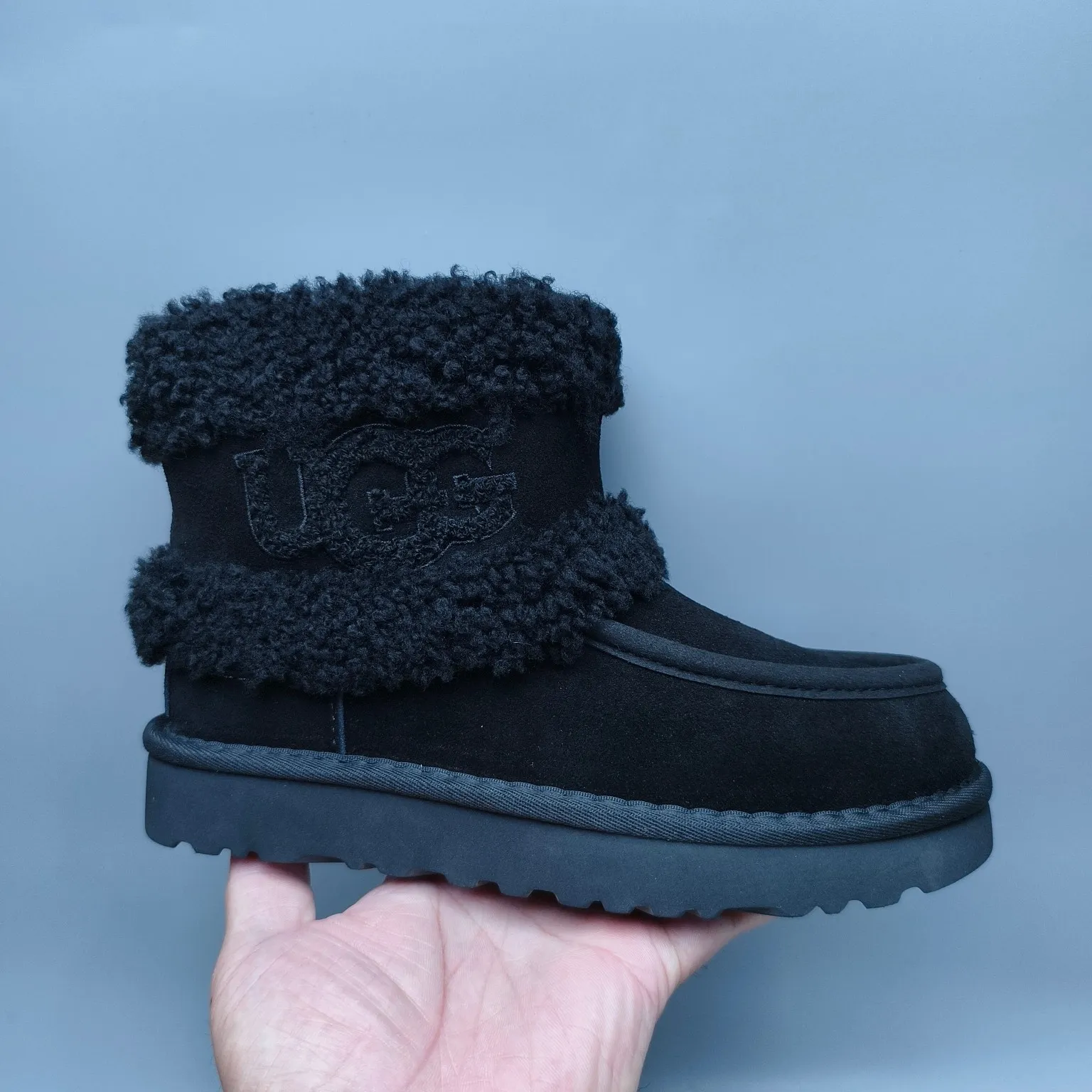 💰600 UGG sheepskin all-in-one snow boots 5410 Curly large LOGO mid-cut trendy boots Color: Maroon Black Size: 35-40